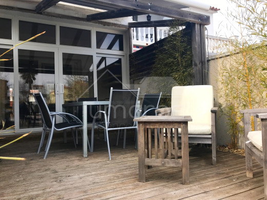 2 chambres, 83m2, jacuzzi, garage privé, amarre