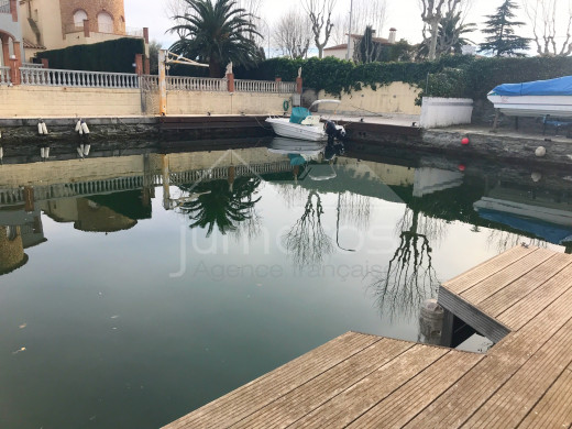 2 chambres, 83m2, jacuzzi, garage privé, amarre