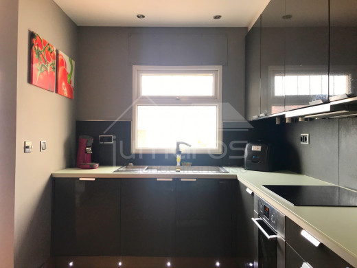 2 chambres, 83m2, jacuzzi, garage privé, amarre