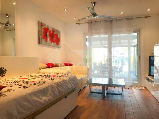 2 chambres, 83m2, jacuzzi, garage privé, amarre