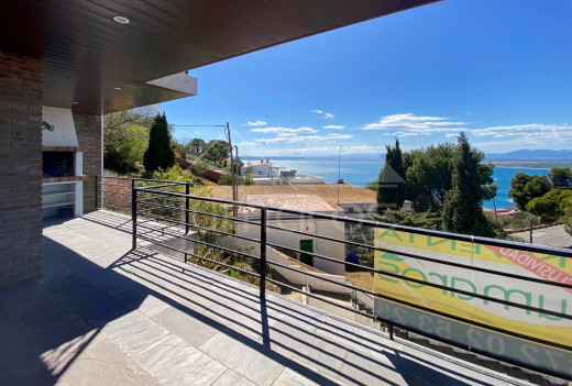 Vue mer, 3 chambres, garage privé
