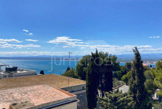 Vue mer, 3 chambres, garage privé