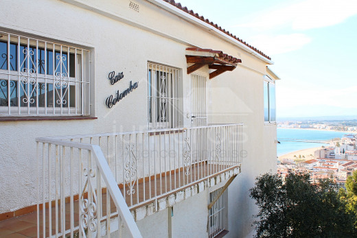 Très grand appartement à Roses, 4 chambres, 152m2, 2 parkings privés