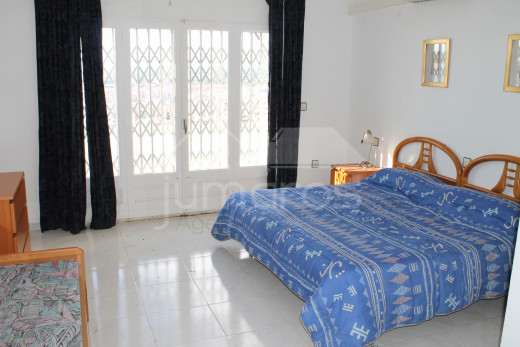 Très grand appartement à Roses, 4 chambres, 152m2, 2 parkings privés