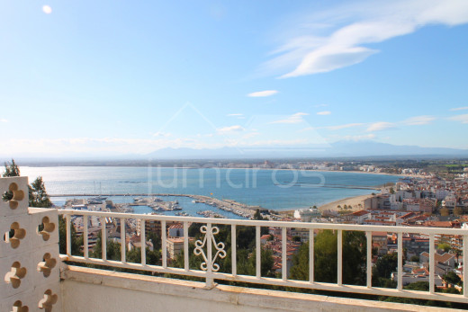 Très grand appartement à Roses, 4 chambres, 152m2, 2 parkings privés