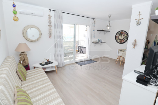 Appartement rénové, vue mer à Canyelles