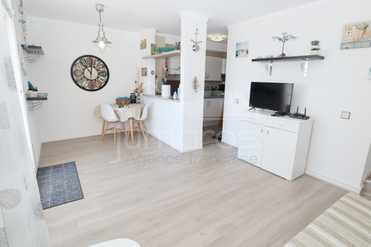 Appartement rénové, vue mer à Canyelles
