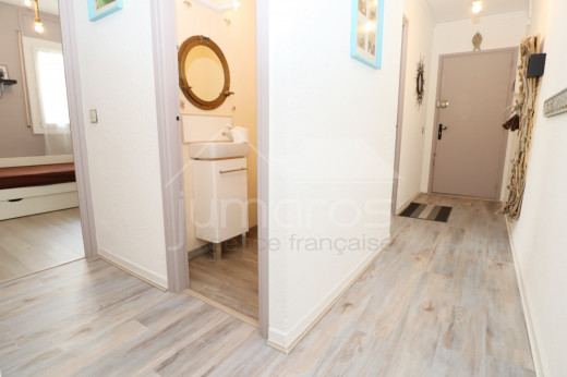 Appartement rénové, vue mer à Canyelles
