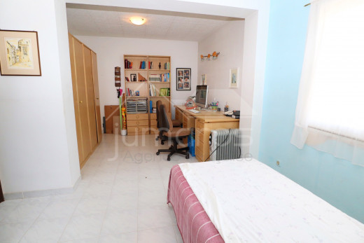Maison, vue magnifique, de plain-pied, piscine, garage