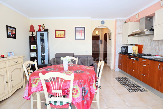 Appartement avec terrasse, vue mer, parking privé