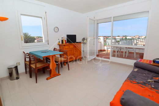 1 chambre, terrasse, garage et piscine communautaire