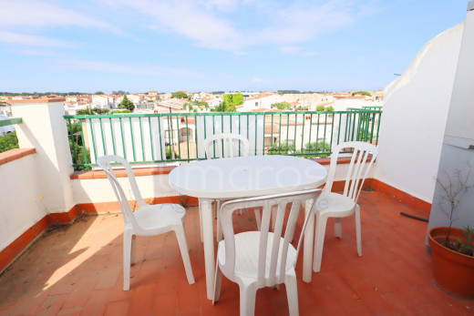 1 chambre, terrasse, garage et piscine communautaire