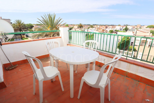 1 chambre, terrasse, garage et piscine communautaire