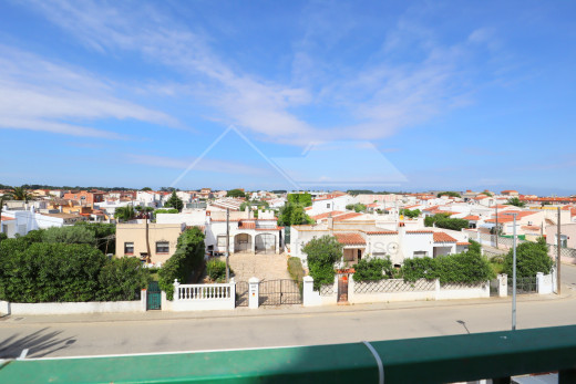 1 chambre, terrasse, garage et piscine communautaire