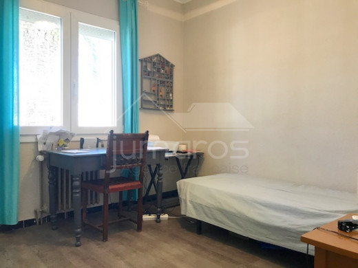 2 chambres, grand jardin, garage, parking et possibre piscine
