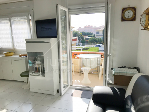Appartement avec parking, amarre, et terrasse privés et piscine