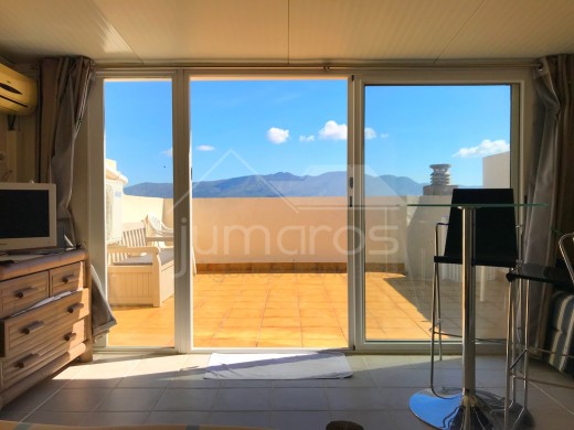 2 chambres, parking privé et terrasse 31 m2 au total