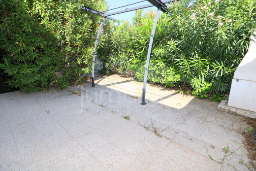 2 chambres, 100m de la plage, 27m2 de terrasse.