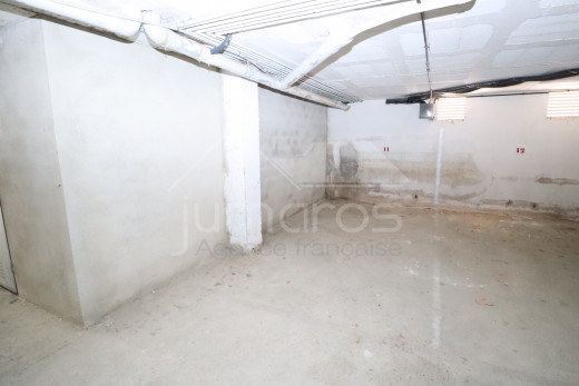 2 chambres, 400m de la plage et parking privé