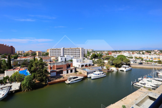Appartement vue canal à Santa Margarita