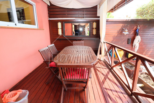 Villa de 4 dormitorios con piscina y garaje privado