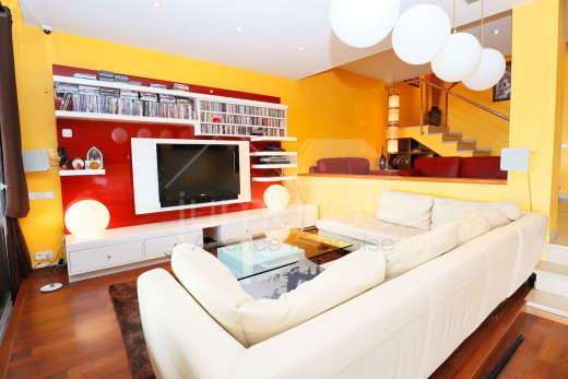 Villa de 4 dormitorios con piscina y garaje privado