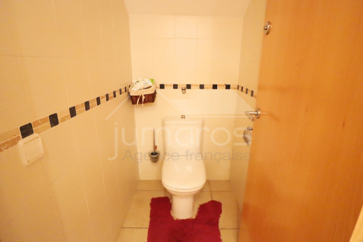 Villa de 4 dormitorios con piscina y garaje privado