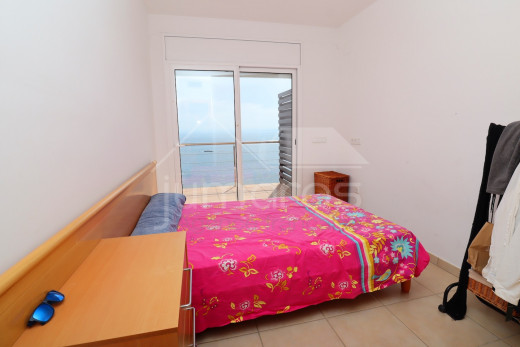 Villa de 4 dormitorios con piscina y garaje privado