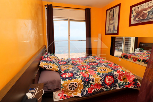 Villa de 4 dormitorios con piscina y garaje privado