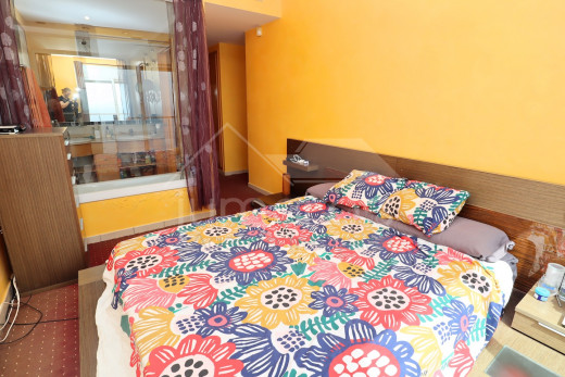 Villa de 4 dormitorios con piscina y garaje privado