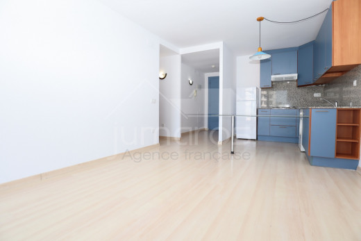 2 dormitorios, vista al canal, terraza, piscina en residencia segura
