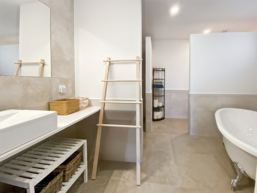 Maison neuve vue mer à Canyelles, vendue clés en main