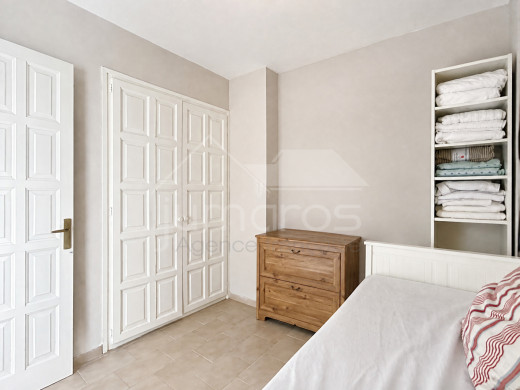 Appartement dernier étage rénové avec vuemer et terrasse privée de 40 m²