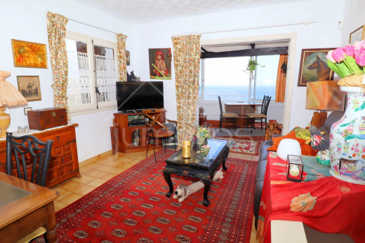 Maison vue mer avec parking et piscine communautaire à Canyelles