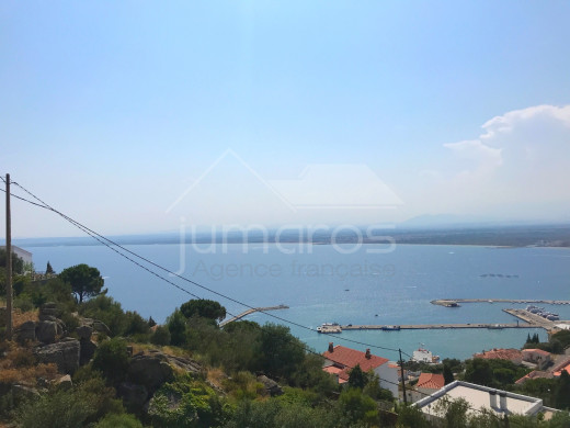 3 chambres, 49m2 terrasses, vue mer, piscine et 2 parkings