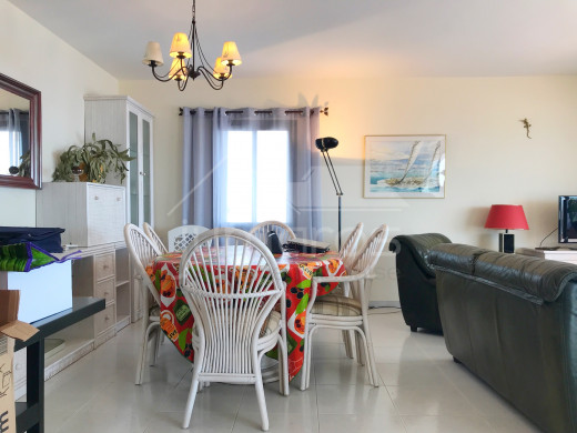 3 chambres, 49m2 terrasses, vue mer, piscine et 2 parkings