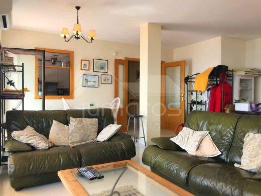 3 chambres, 49m2 terrasses, vue mer, piscine et 2 parkings