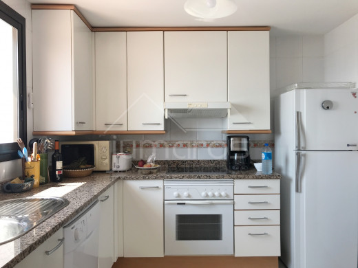 3 chambres, 49m2 terrasses, vue mer, piscine et 2 parkings