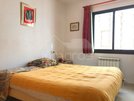 3 chambres, 49m2 terrasses, vue mer, piscine et 2 parkings