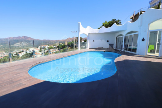 Magnífica villa en las alturas de Roses