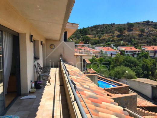 Villa 5 chambres, moderne , 174m2, vue mer avec piscine à Roses-Canyelles