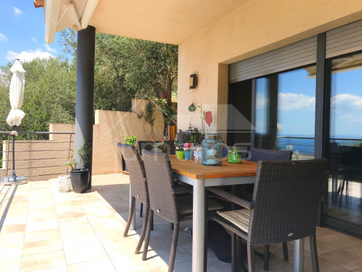 Villa 5 chambres, moderne , 174m2, vue mer avec piscine à Roses-Canyelles