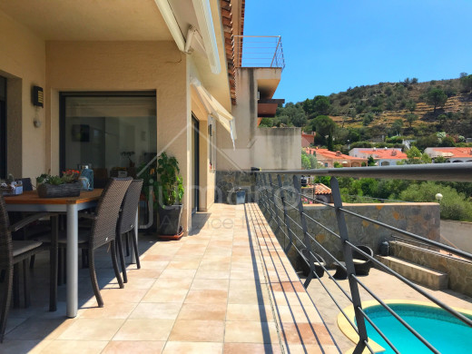 Villa 5 chambres, moderne , 174m2, vue mer avec piscine à Roses-Canyelles