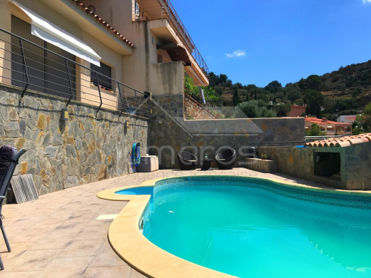 Villa 5 chambres, moderne , 174m2, vue mer avec piscine à Roses-Canyelles