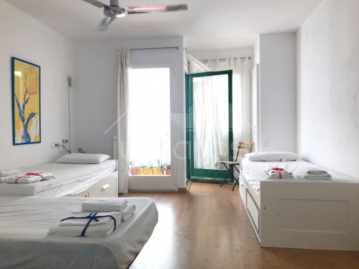2 chambres, duplex, vue mer, centre de Cadaqués, 70m plage