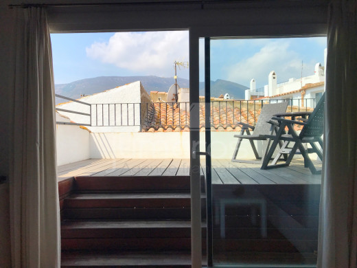 2 chambres, duplex, vue mer, centre de Cadaqués, 70m plage
