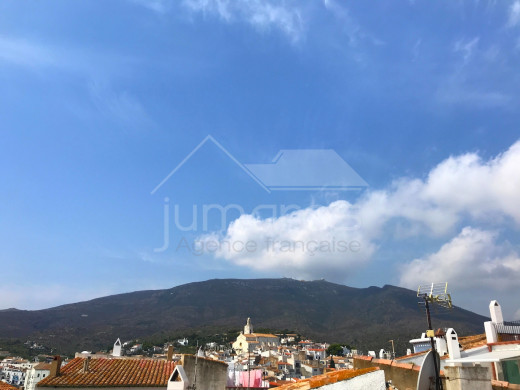 2 chambres, duplex, vue mer, centre de Cadaqués, 70m plage