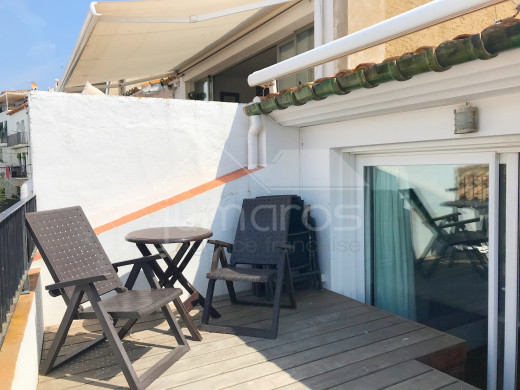 2 chambres, duplex, vue mer, centre de Cadaqués, 70m plage