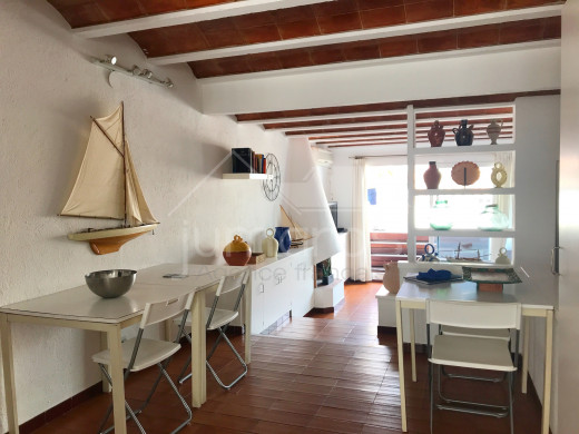 2 chambres, duplex, vue mer, centre de Cadaqués, 70m plage