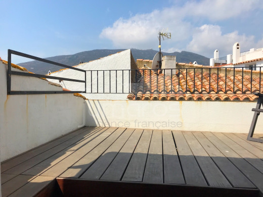 2 chambres, duplex, vue mer, centre de Cadaqués, 70m plage